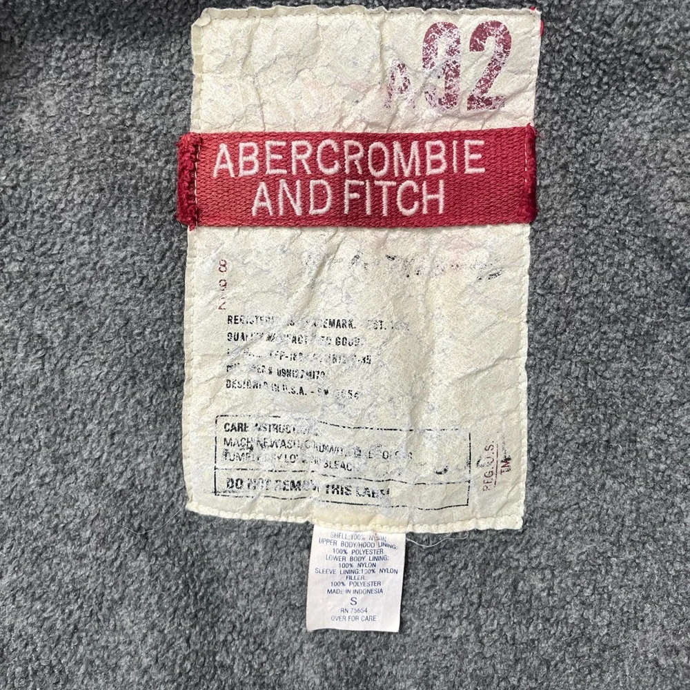 Abercrombie & Fitch {abercrombie fitch}